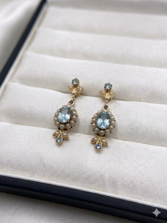 Jewelry - Vintage Coro Screw back